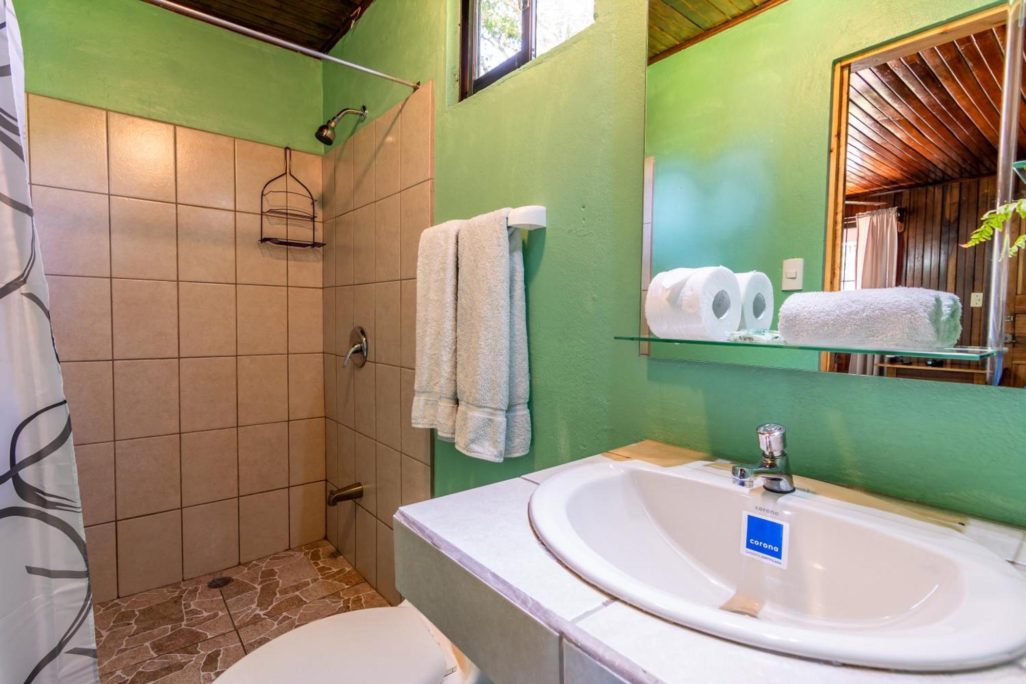 Cabinas Arrecife Cahuita Exterior photo
