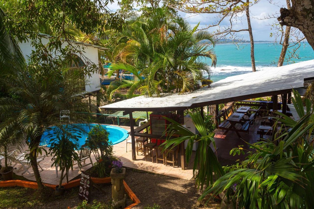 Cabinas Arrecife Cahuita Exterior photo